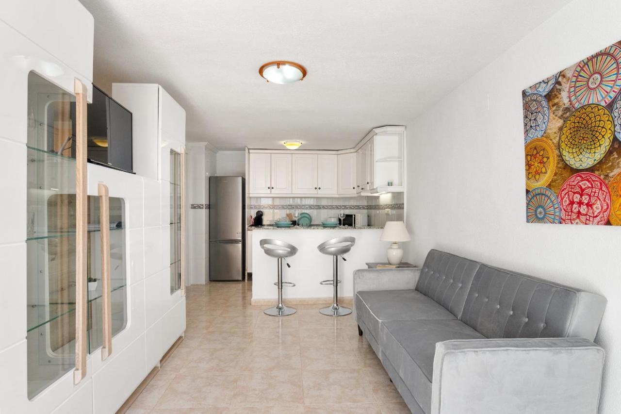 He Sunny Terrace B Apartment